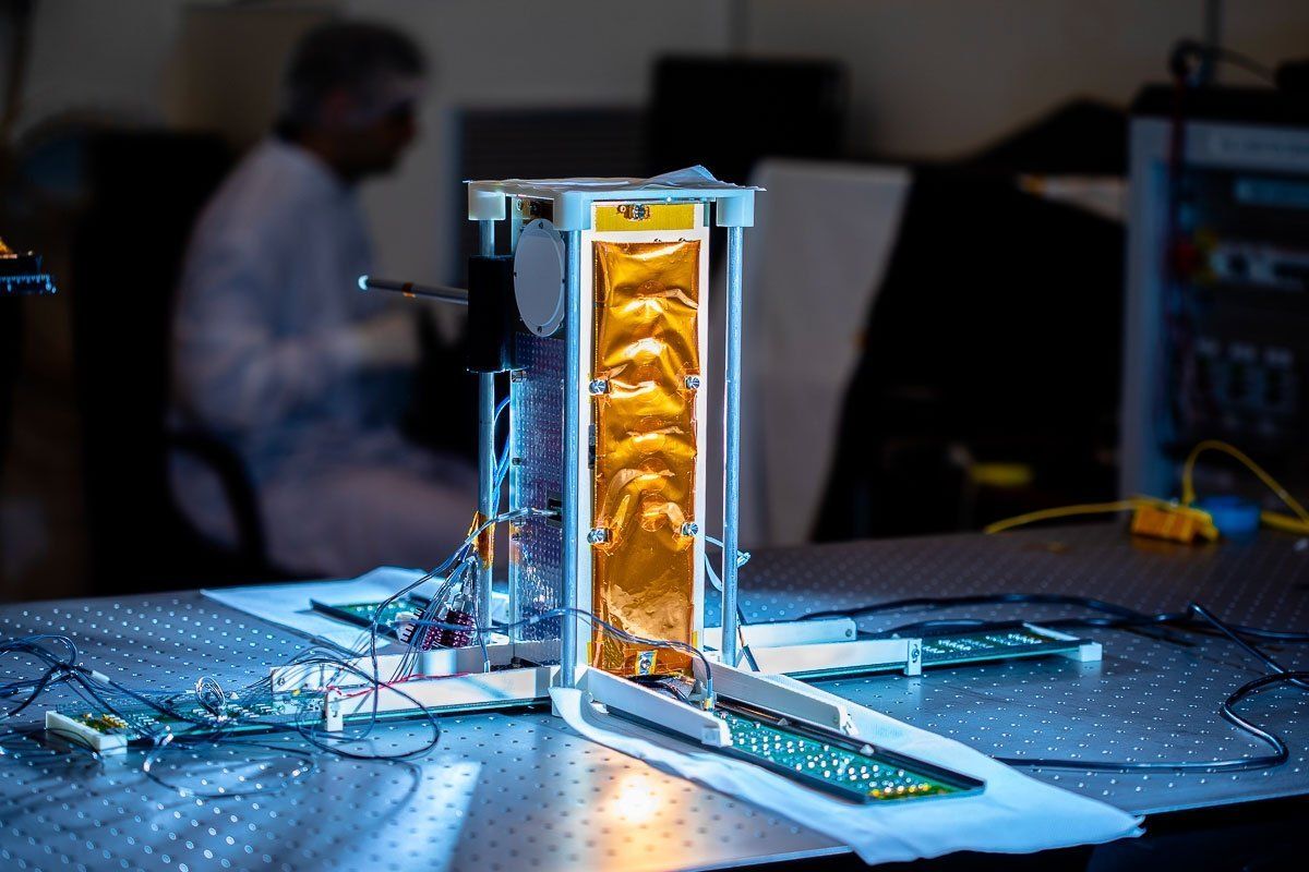 EYESAT : Un cubesat prêt à décoller. Mais c'est quoi @CNES ...