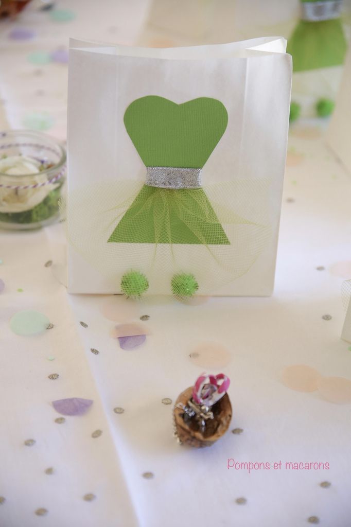 Notre Anniversaire Fee Clochette Pompons Et Macarons Notre Anniversaire Fee Clochette Pompons Et Macarons