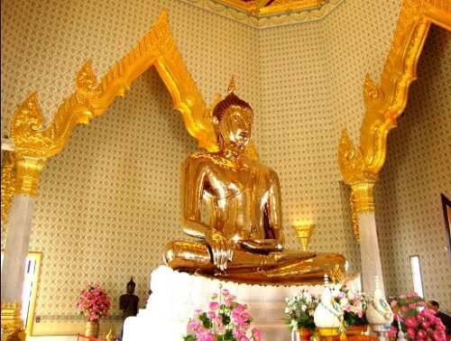 Tượng Phật ở Chùa Vàng Thái Lan