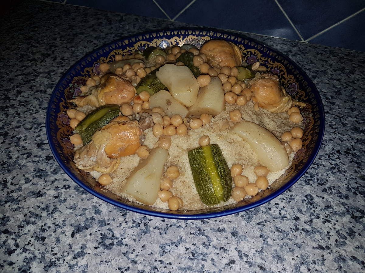 COUSCOUS ALGÉROIS SAUCE BLANCHE كسكس جزائري مرق ابيض ch'hiwats Oum Hamid