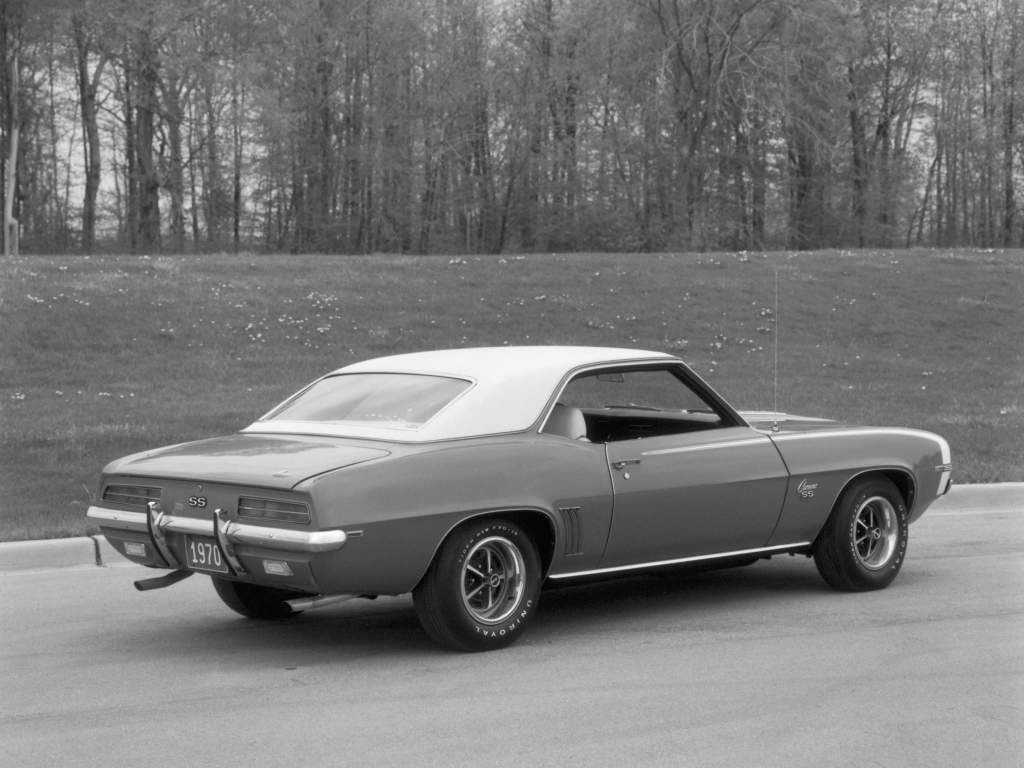 Chevrolet Camaro RS/SS 350 Sport Coupe 