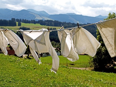 Pourquoi mon linge ressort humide du sèche-linge ?