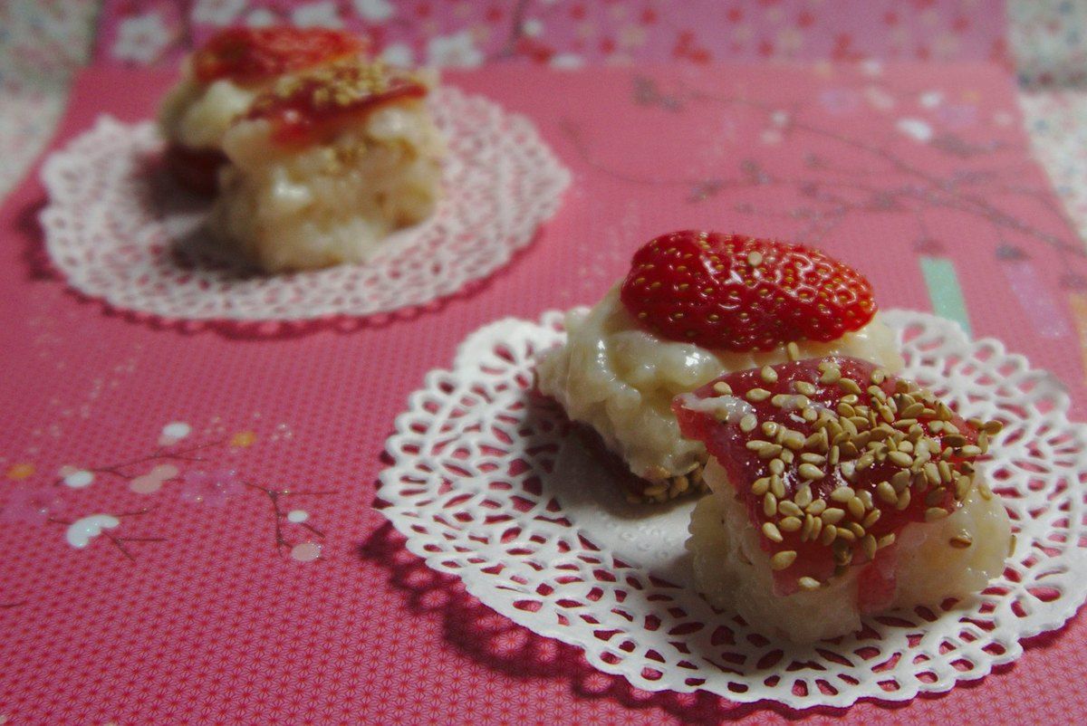dessert japonais, sushis à la fraise