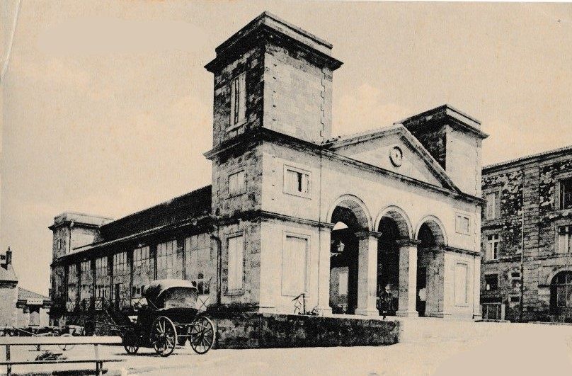 Lectoure Lectourois carte postale Halle place Bladé