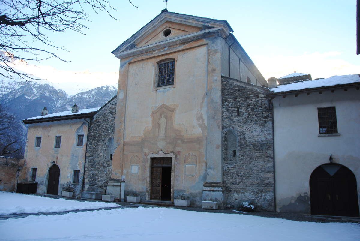 En 1646, les feuillants s'installeront dans le monastère de la Novalaise. Ils referont l'église dans le goût baroque du temps.(photo E. Coux)