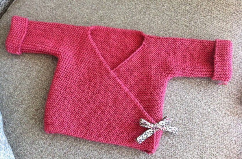 Tuto tricot layette pour bébé : un cache coeur en suivant les explications  rang par rangs en Français ! - 1000 idées à faire chez soi