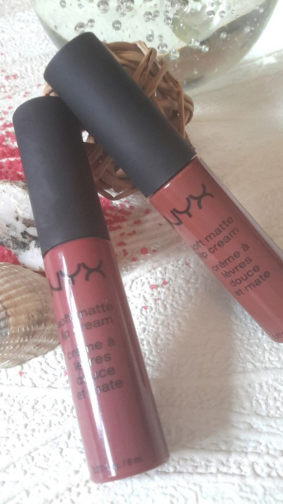 Soft latte lip cream