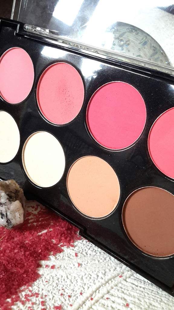 Palette de fards a joues max and more