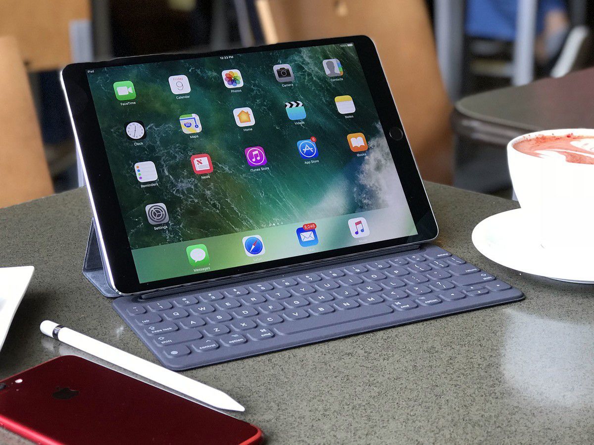 The Apple 10.5" iPad Pro (512GB, Wi-Fi, Space Gray)