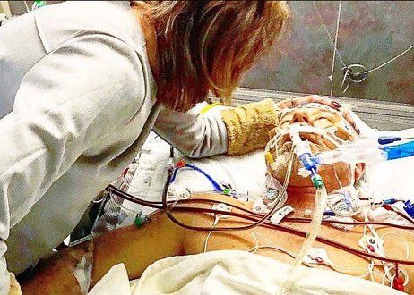 Miracle : Un pasteur a survécu à un arrêt cardiaque après que l'église et  les infirmières se soient mises à la prière à l'hôpital. - Ekklesia