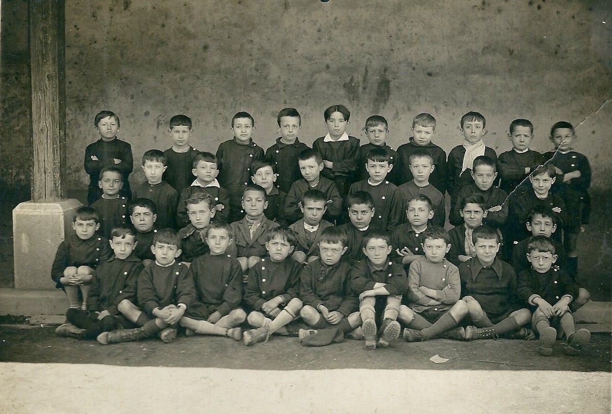 Quillan photo de classe vers 1927