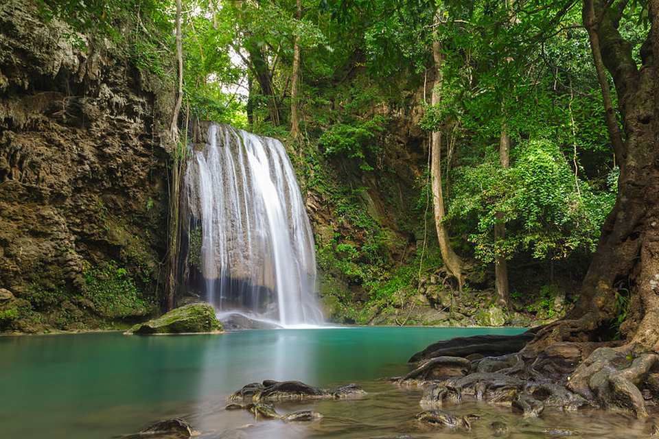 Magnifique chute d'eau de Sai Yok Yai