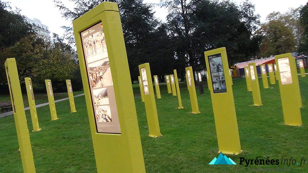 Totem du Tour de France à Pau