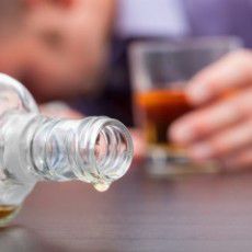 Come Riconoscere un Alcolista