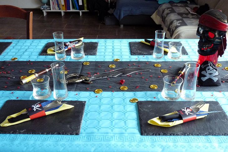 table anniversaire pirates