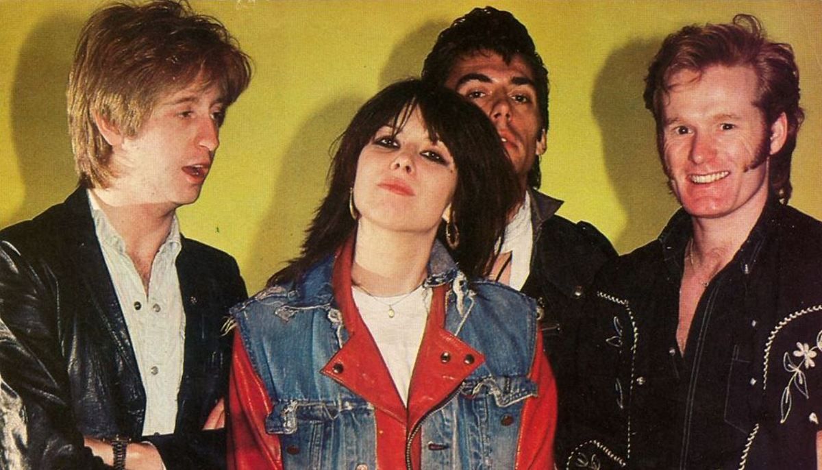 The Pretenders : Brass In Pocket : Traduction documentée, histoire, différents argots utilisés, versions vidéos The Pretenders, et reprises.