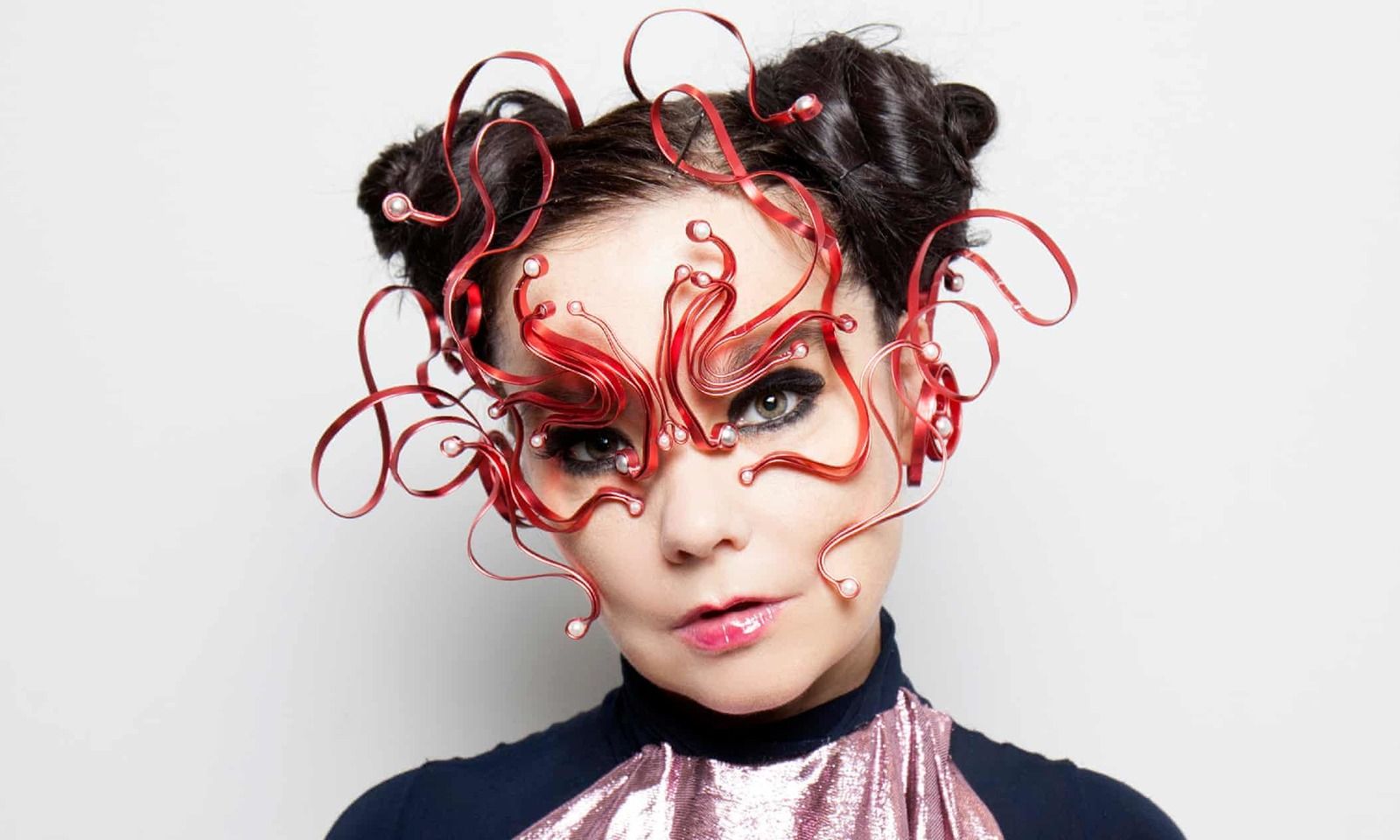Björk, Hyper Ballad : Traduction en français, interview, versions video studio et live, reprises.