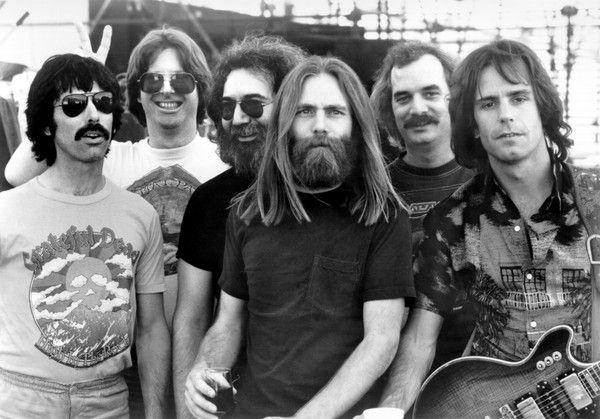 Grateful Dead : traduction en français de la chanson The Wheel, histoire, contexte, sources, versions Dead et une reprise. Sur le blog de traductions rock www.rocktranslation.fr