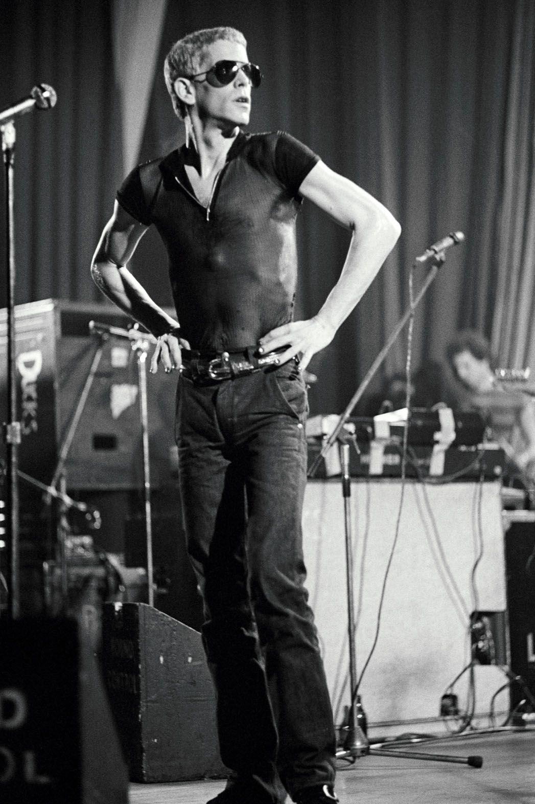 Lou Reed - Kill Your Sons : traduction des paroles de la chanson en français. Avec histoire, homosexualité, éléctrochocs, hôpitel psychiatrique, trois versions de Lou Reed, douze reprises. Tout en français et en anglais.