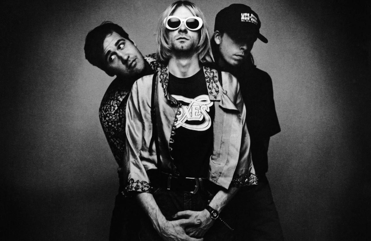 Nirvana - Smells Like Teen Spirit. Traduction des paroles, histoire, versions, reprises. In French and English.