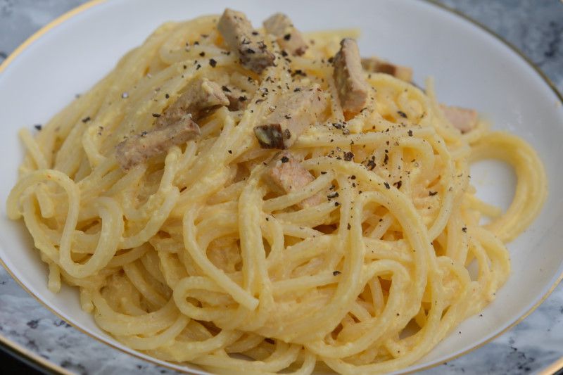 Spaghettis à la sauce &amp;quot;carbonara&amp;quot; - Du foin dans mon assiette