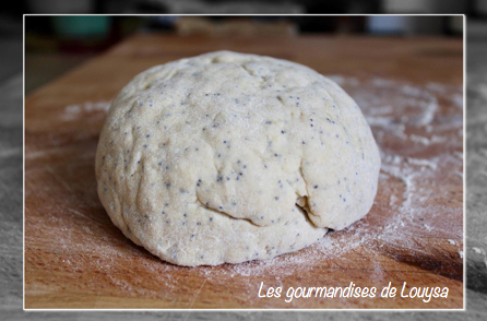 Pate A Pizza Au Pavot Les Gourmandises De Louysa