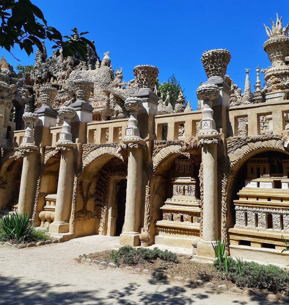 Palais du facteur à cheval, Drôme