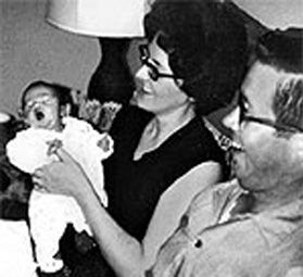 waneta-hoyt-son-mari-jim-et-leur-bebe-tueuse-en-serie-americaine-psycho-criminologie.com