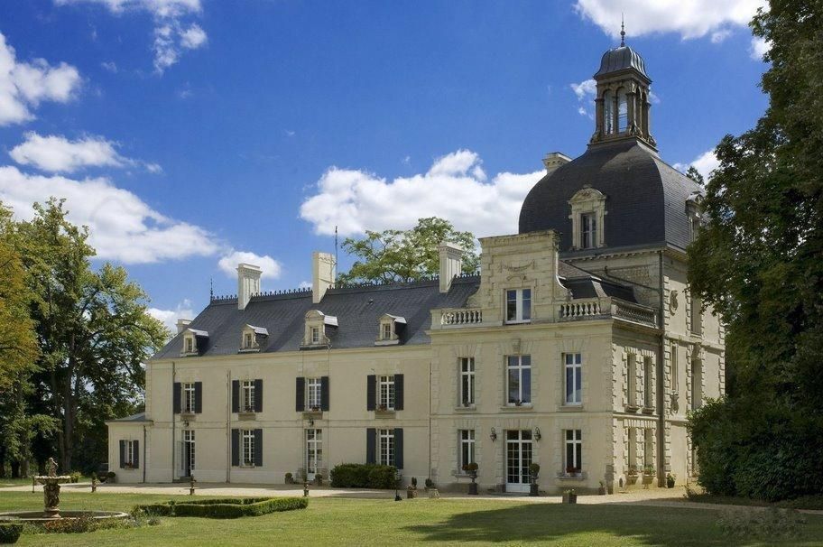patrick kalita chateaux manoirs belles demeures en france castles and manors in france by patrickkalita architecture patrimoine monuments historiques paris