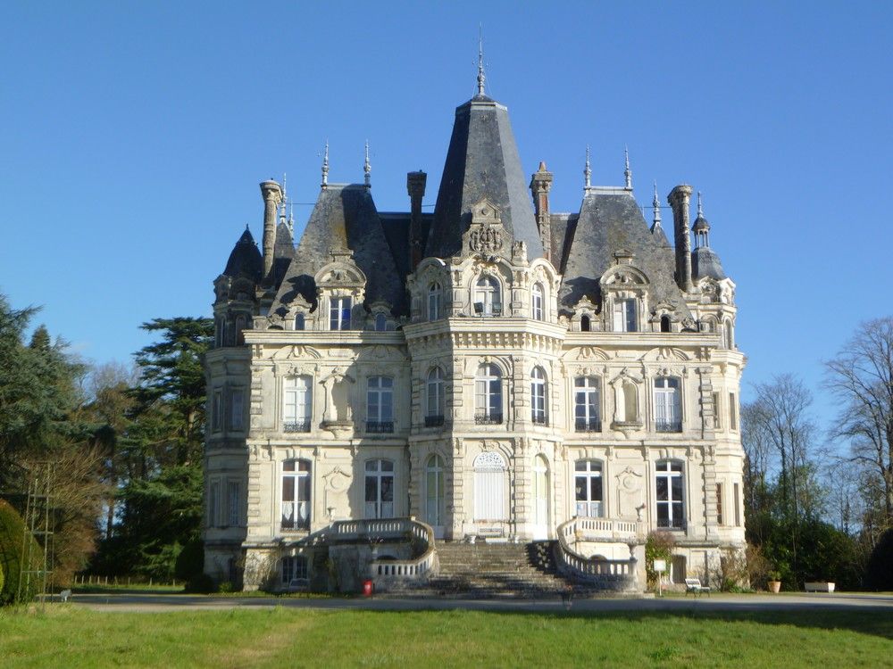 immobilier chasseurdebien patrickkalita chateaux manoirs belles demeures en france castles and manors in france by patrickkalita architecture patrimoine monuments historiques paris