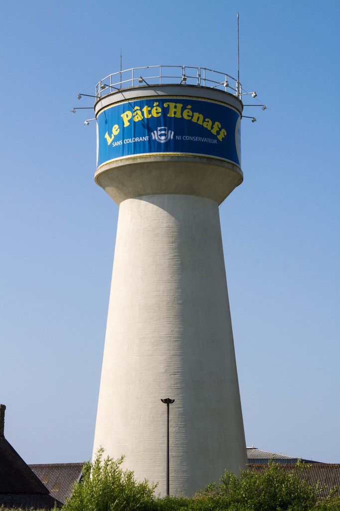 Le château d'eau Hénaff à Pouldreuzic