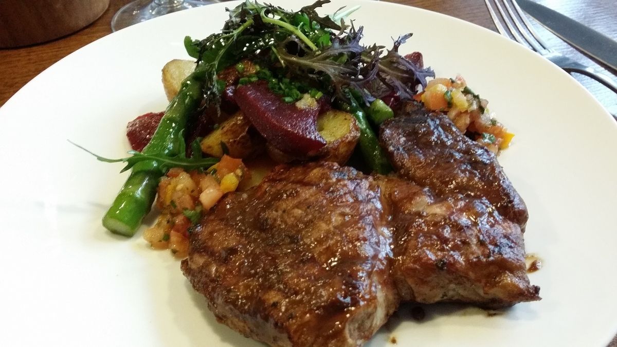 Echine de porc au tamarin avec légumes de saison Restaurant Patchanka Paris 11