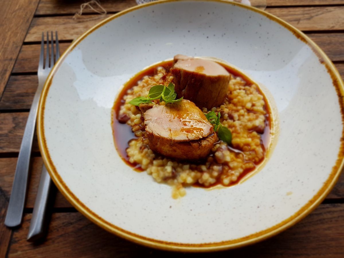 Filet mignon de porc fregola sarda au jambon Sellae Restaurant Paris 13