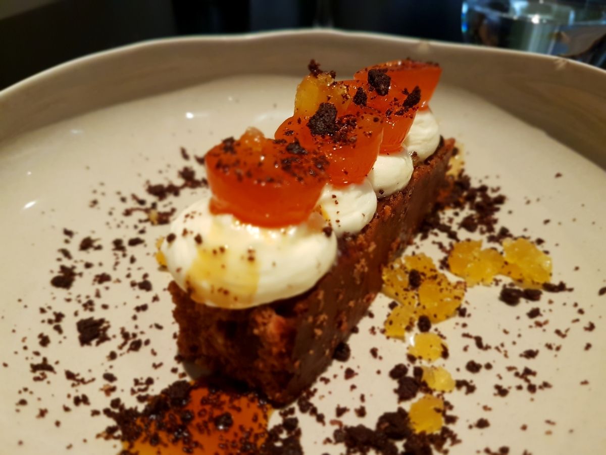 Gâteau noisette crème au yaourt grec kumquats confits coulis gingembre citron vert Restaurant Bistro Paradis Paris 10