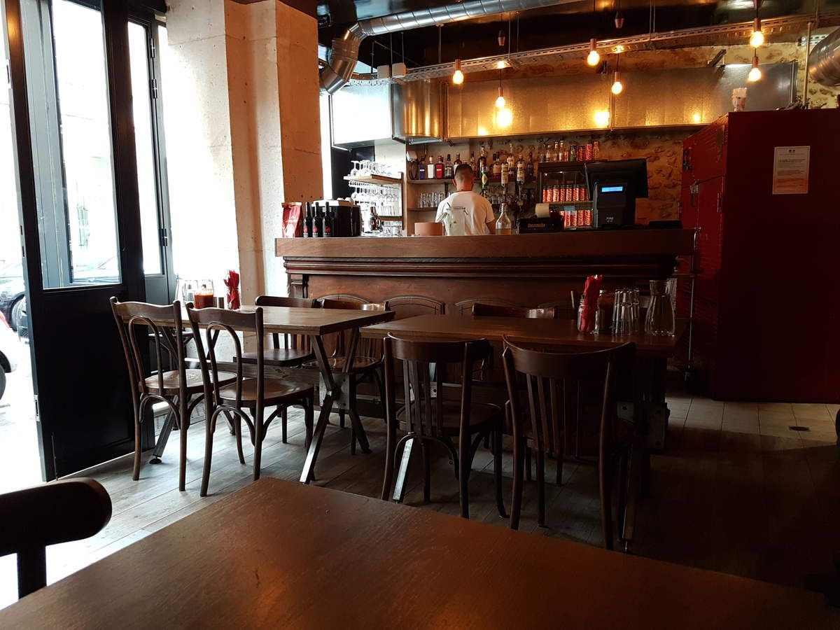 Rhino Rouge Restaurant Paris 12