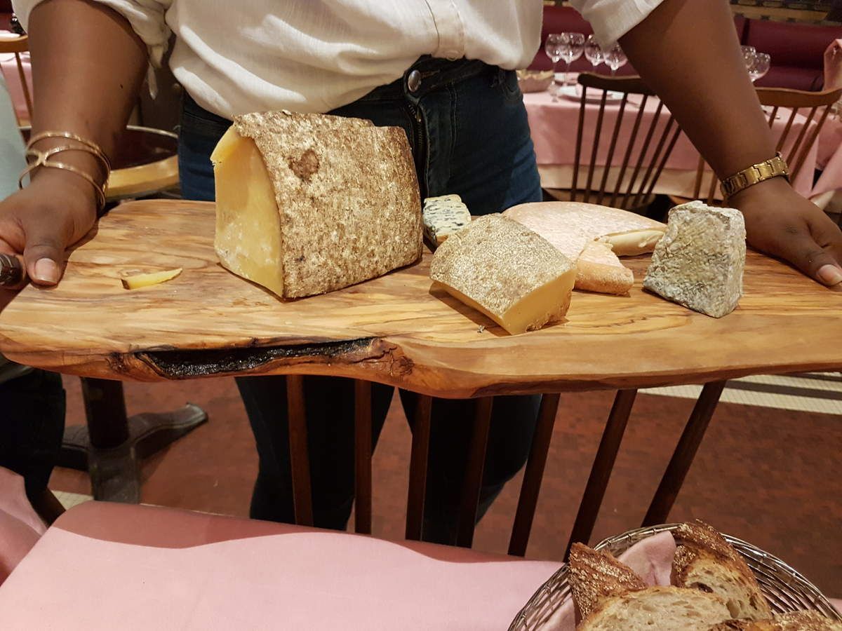 Plateau de fromages La poule au Pot Paris 1er Restaurant