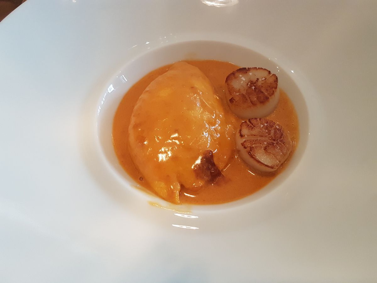 Quenelle de brochet, saint jacques, crème de homard miso riz sauté Kozo Restaurant Paris 9