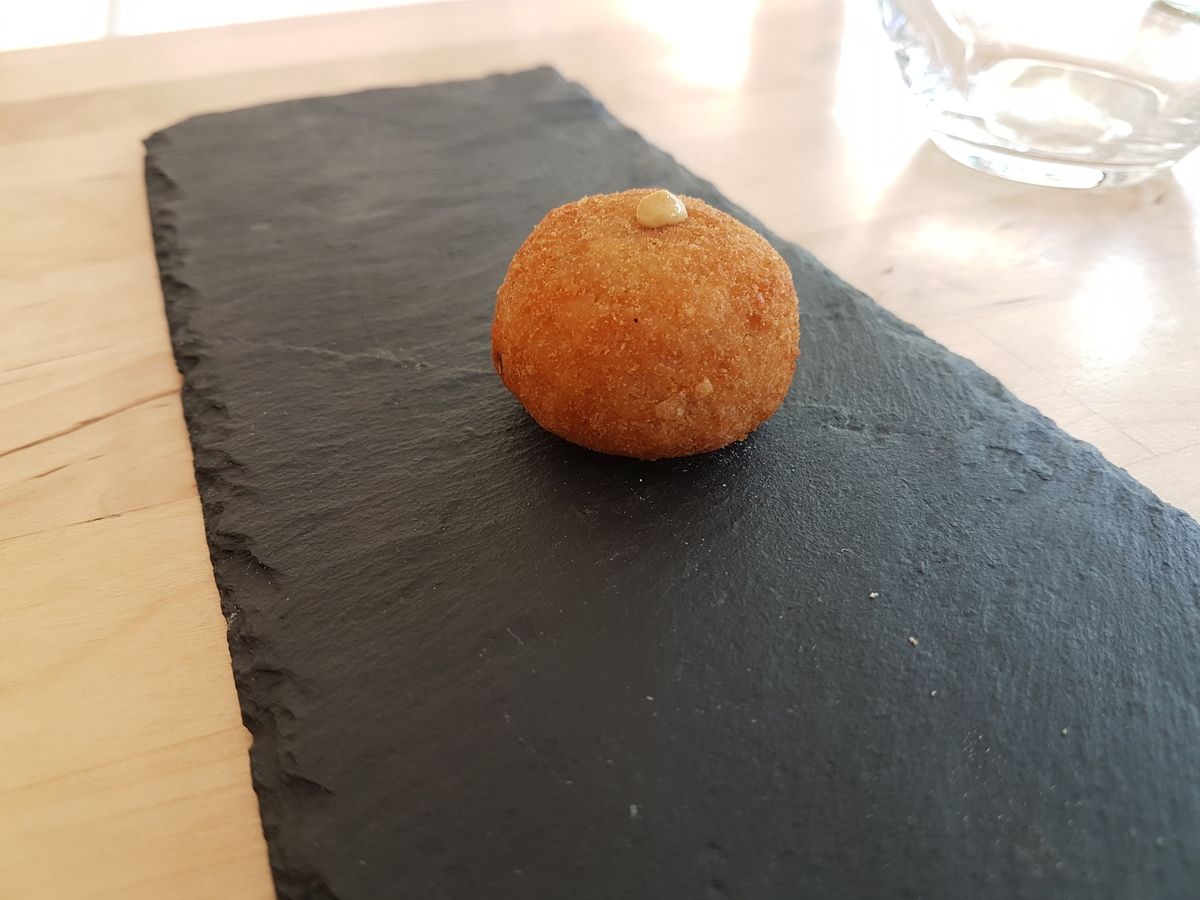 Hot Dog Ball Le Bistrot de Pierre Lambert Restaurant Courbevoie