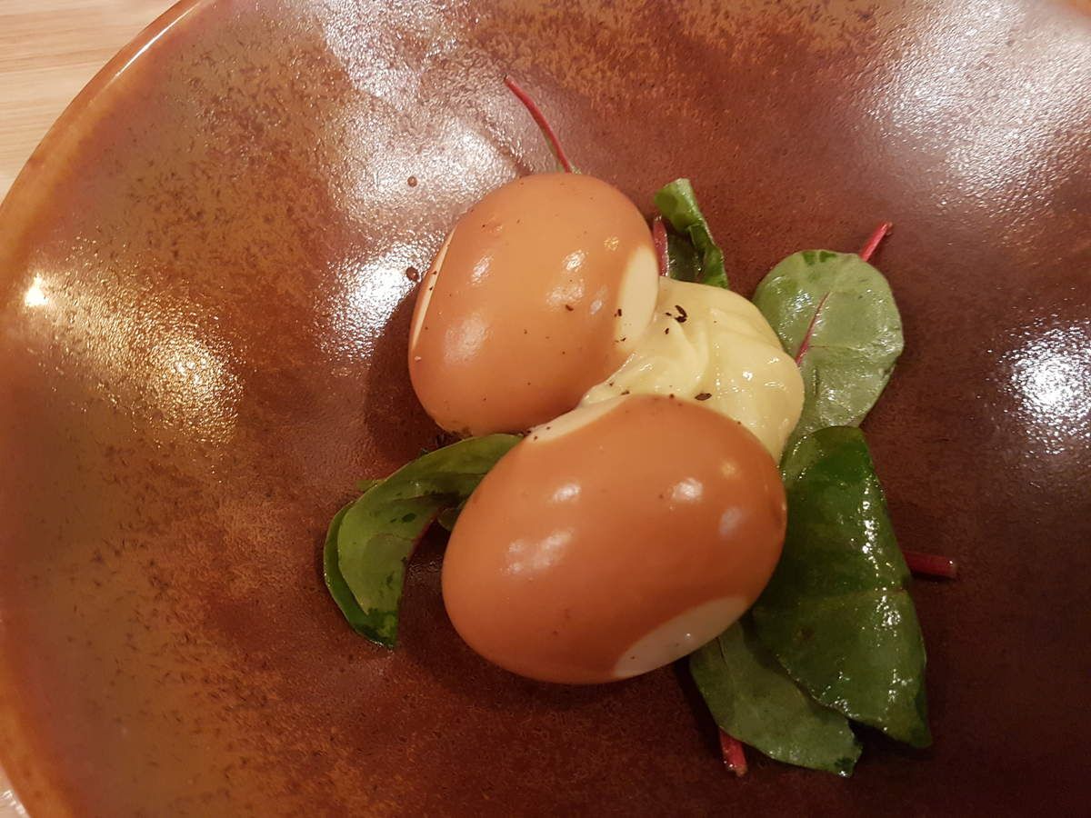 Oeufs durs au thé noir fumé mayonnaise au wasabi Le Mordant Restaurant Paris 10