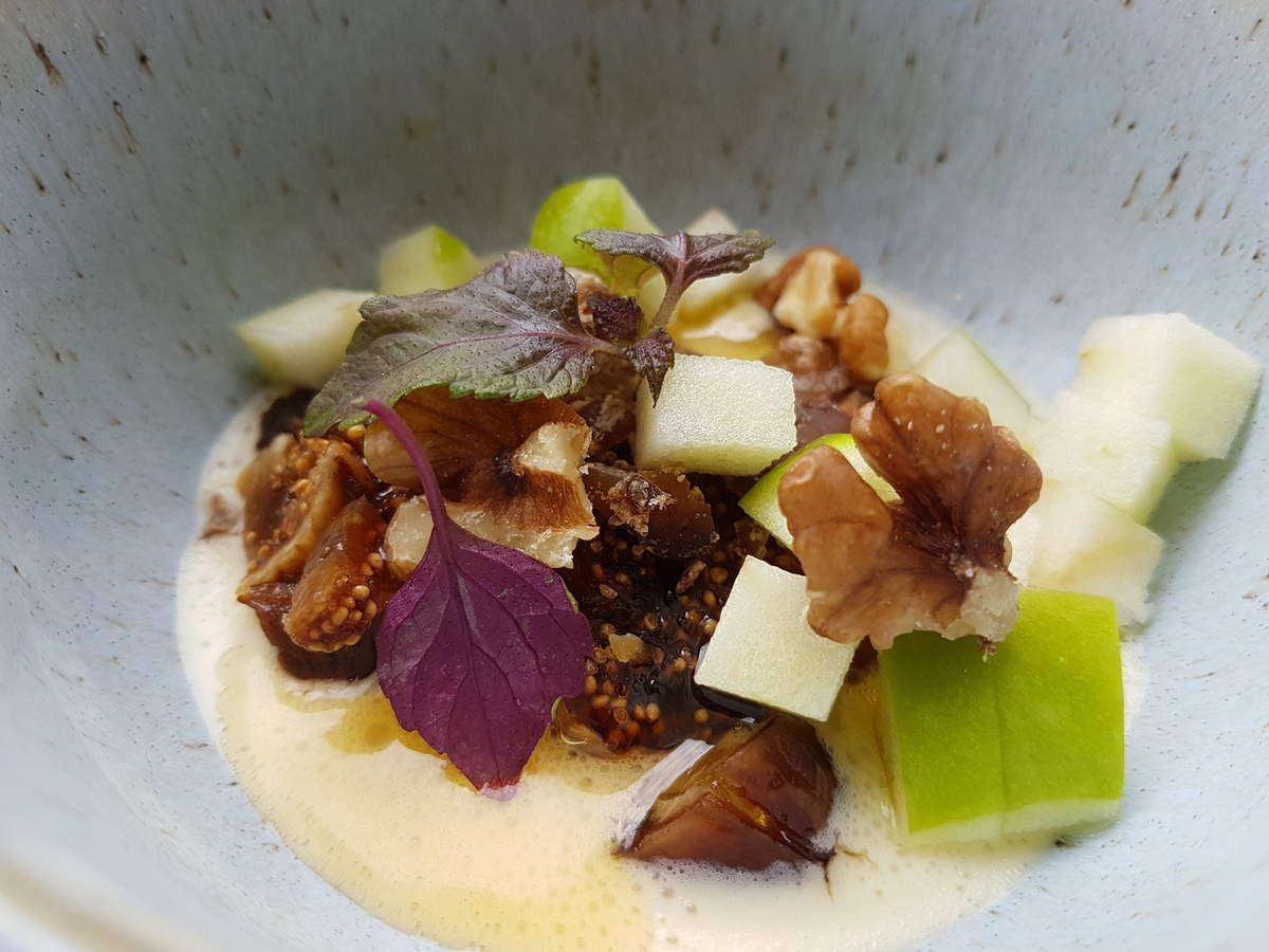 fruits secs, miel, noix, crème de marron glacé Raw restaurant Paris 3