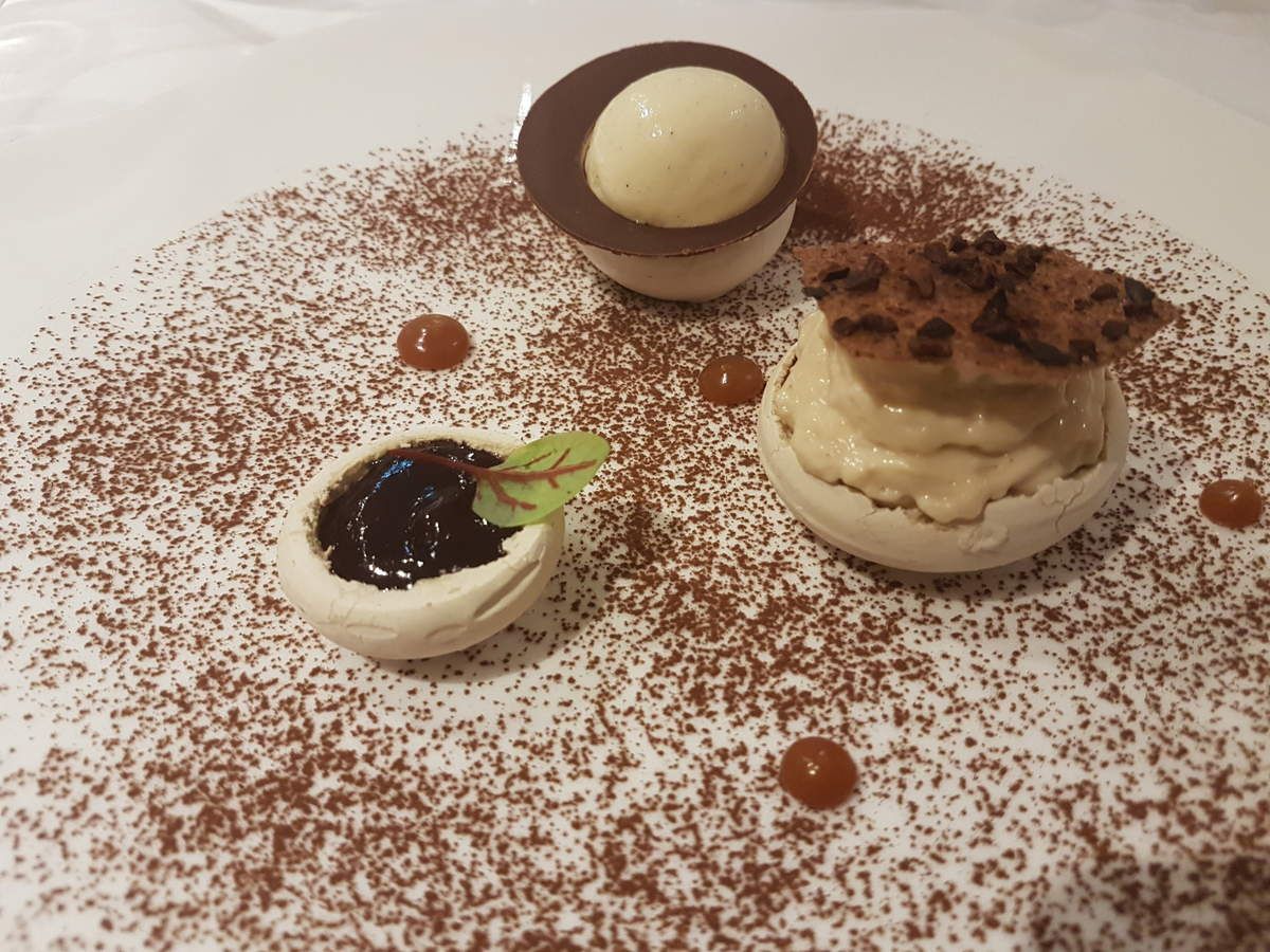 Marron, Meringue muscovado, glace vanille Pleine Terre Restaurant Paris 16