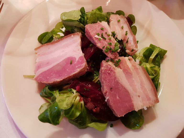 Terrine d'oreilles de cochon en gelée Les Caves Pétrissans Restaurant Paris 17