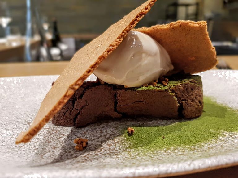 Gâteau au chocolat, glace banane, thé vert Ôya Restaurant Paris 2