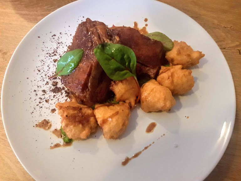 Travers de porc caramélisés à la citronnelle Manioc dauphines Galia Restaurant Paris 14