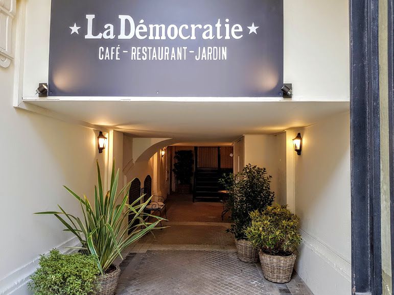 La Démocratie Restaurant Paris 7 Boulevard Raspail