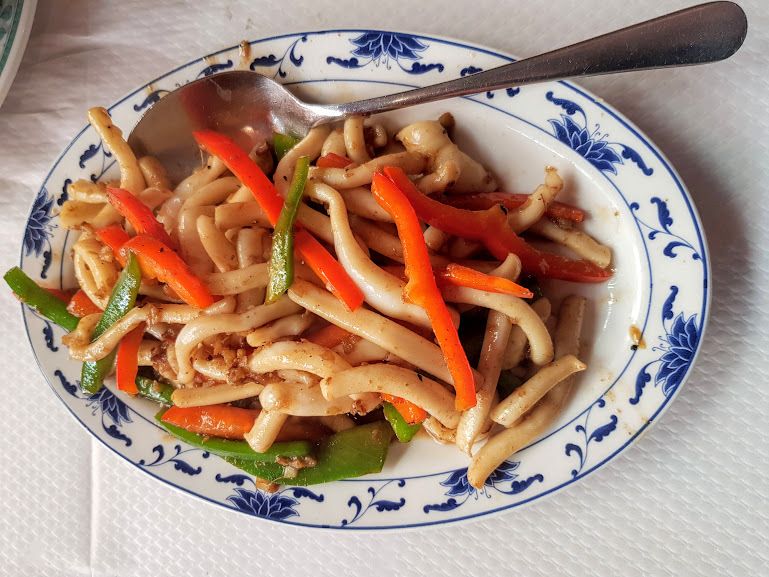 Calamar sauté aux poivrons verts La Marmite de boeuf restaurant Paris 17