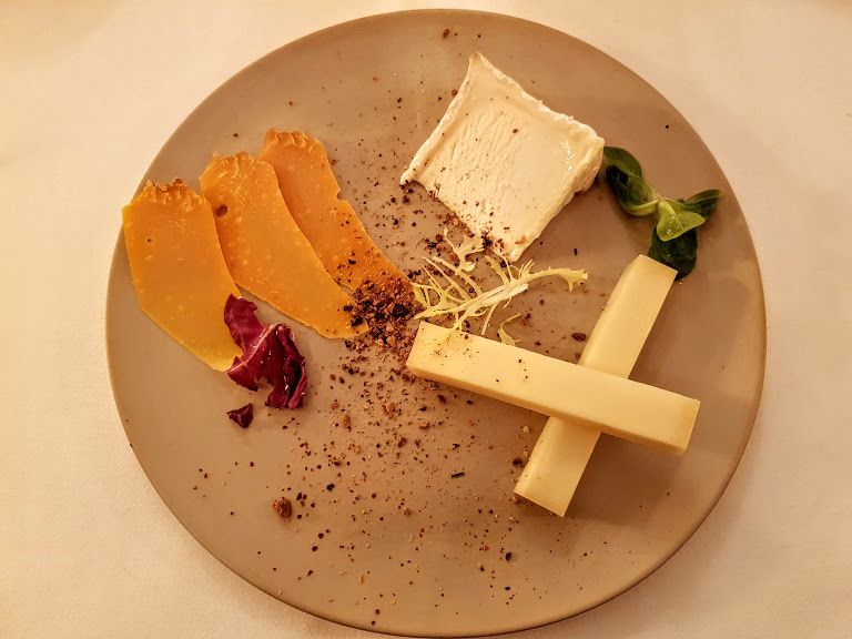 Assortiment de fromages Instinct Restaurant Levallois