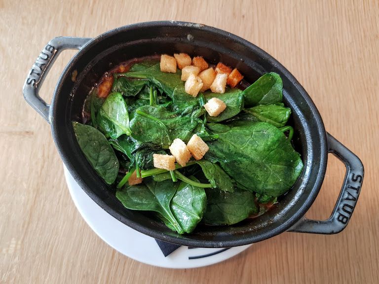 Oeuf bio cocotte, marmelade de poivrons et chorizo Bib and Guss Restaurant Nanterre