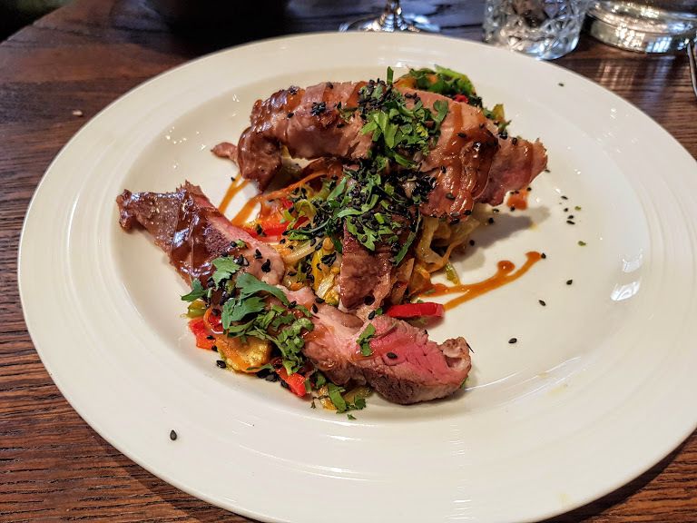 Echine de cochon du Cantal et légumes croquants Le Bar du Bouillon Paris 6 Restaurant