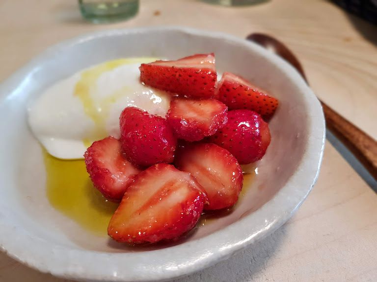 Sorbet au lait, fraises candice Cheval d'or Restaurant Paris 19